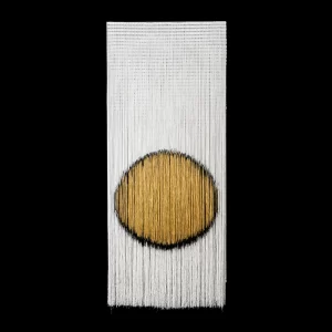 Bruma T, 2014. 190×90 cm; acrílico, gesso y algodón sobre madera.
