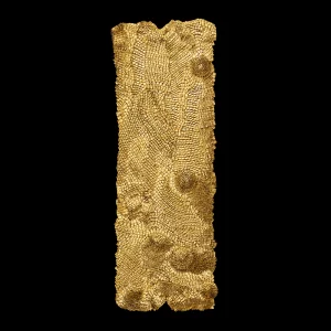 Umbra F, 2018. 145×53 cm; lino, gesso, acrílico y hoja de oro.